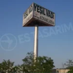 üçgen totem tabela